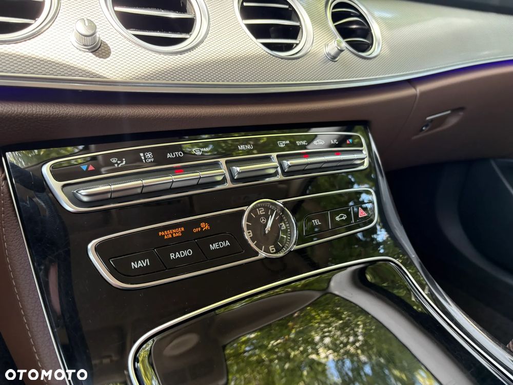 Mercedes-Benz Klasa E 220 d 9G-TRONIC - 16