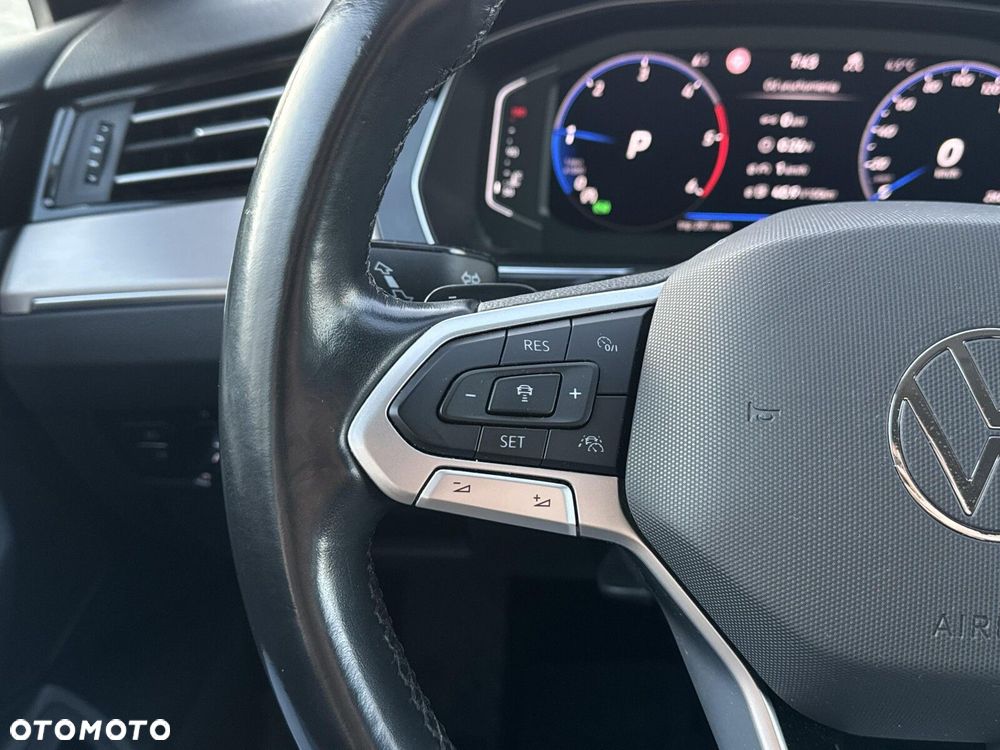 Volkswagen Passat Variant 2.0 TDI Elegance DSG - 12