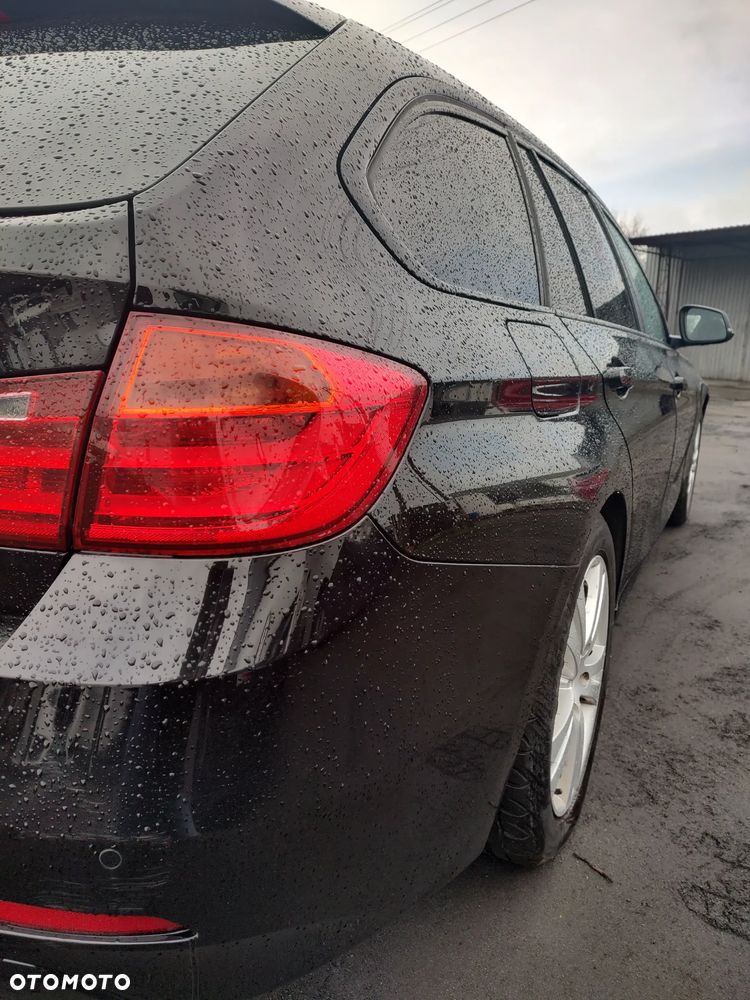 BMW Seria 3 318d Sport Line - 12