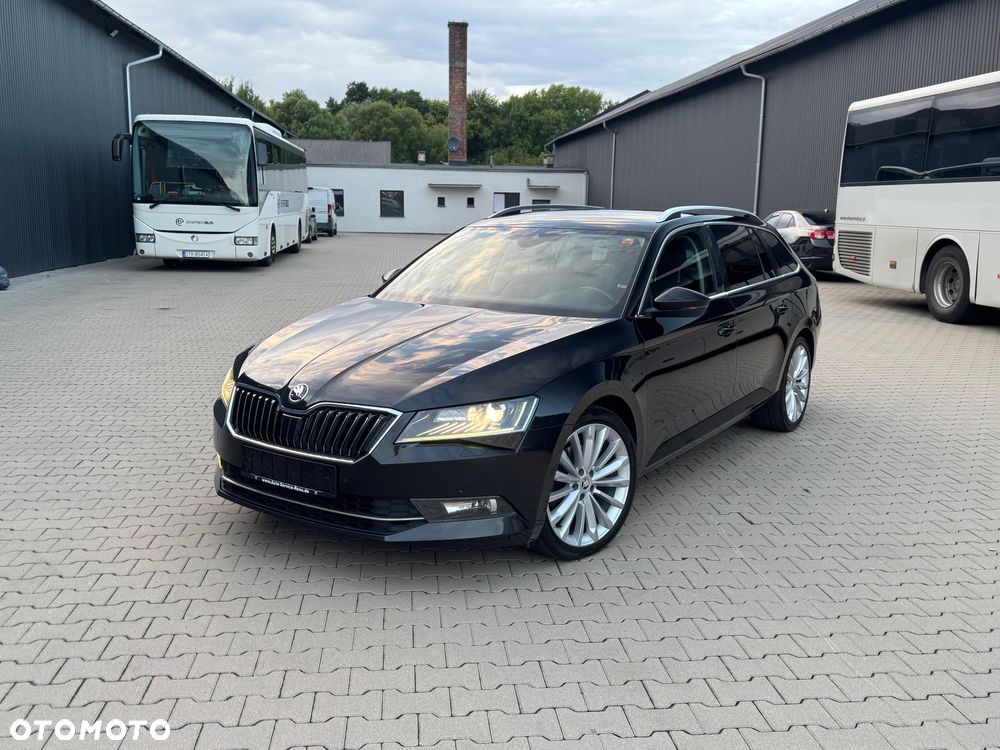 Skoda Superb 2.0 TDI Sportline DSG - 2