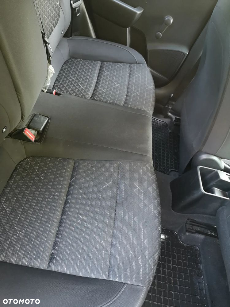 Kia Rio - 36