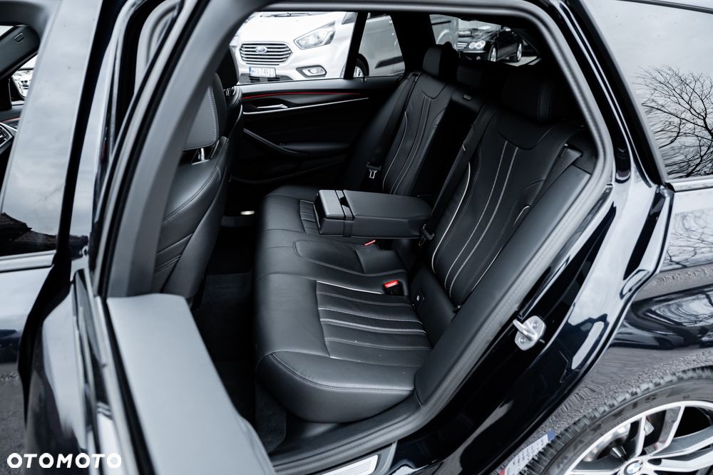 BMW Seria 5 520d M Sport - 18