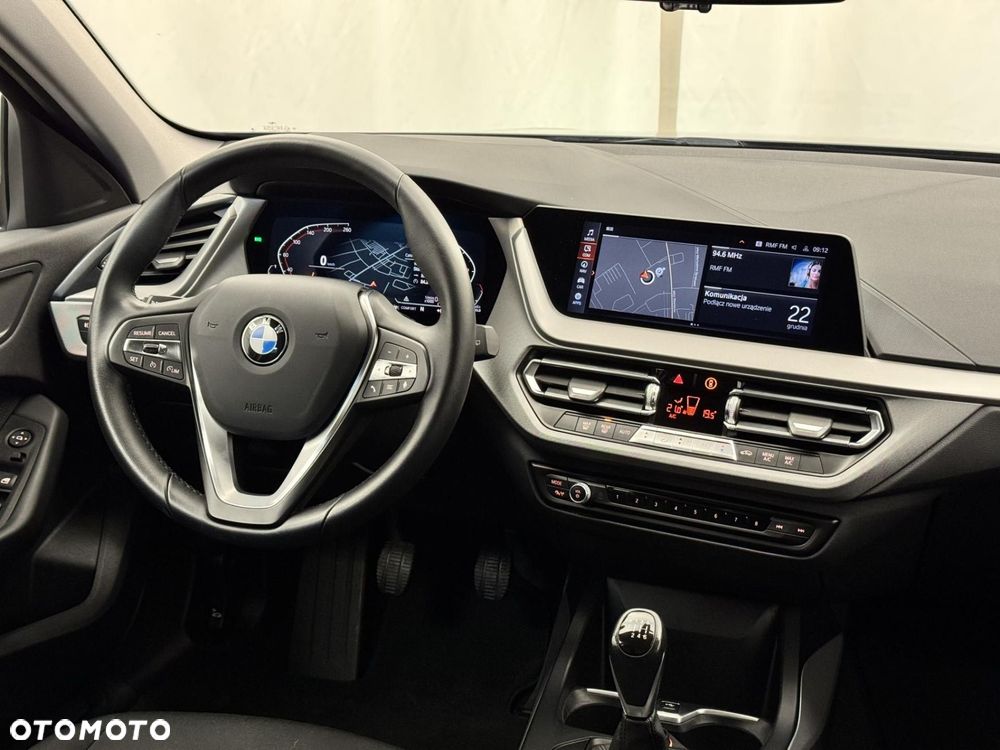 BMW Seria 1 - 22