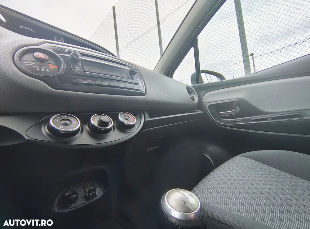 Toyota Yaris 1.0 VVT-i Terra - 9
