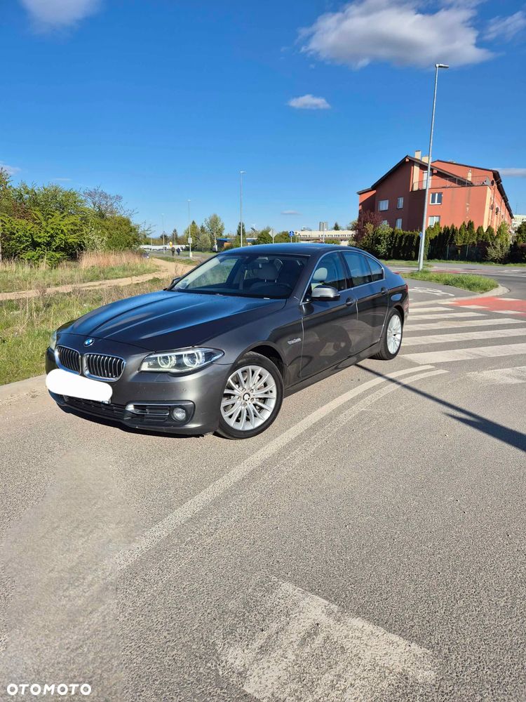 BMW Seria 5 528i xDrive Luxury Line - 3
