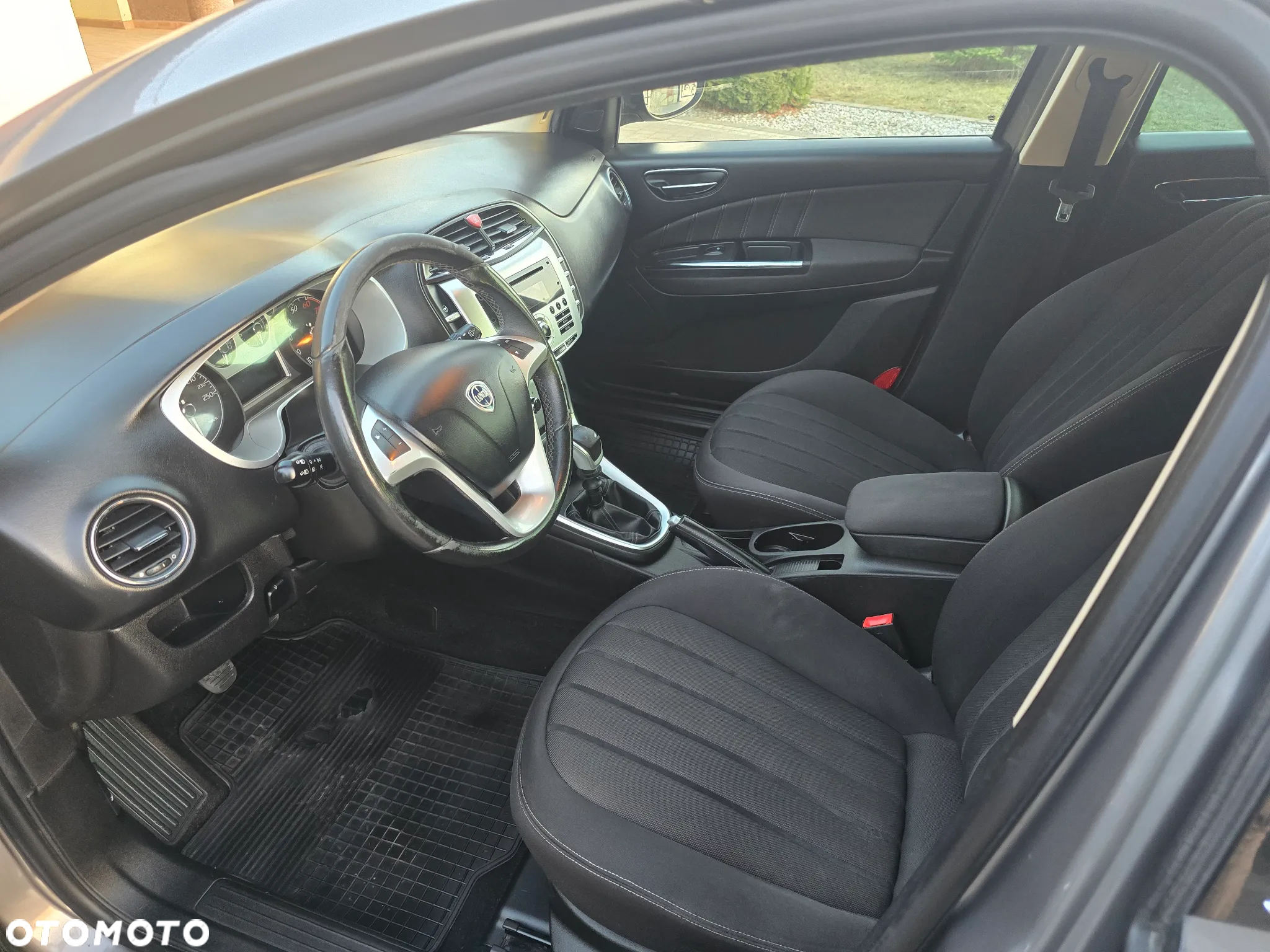 Lancia Delta 1.4 T-Jet Argento Euro5 - 6