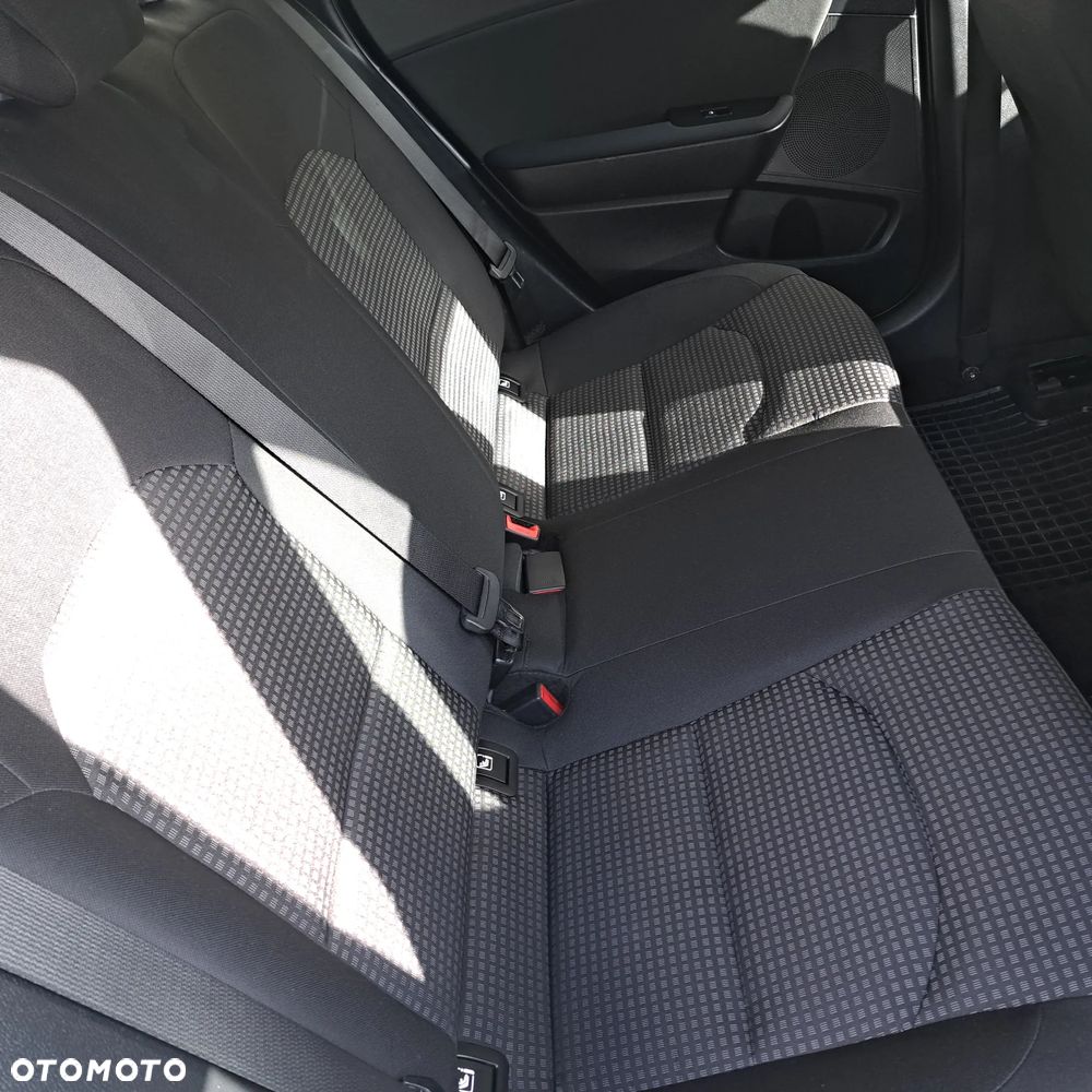 Kia Ceed 1.6 CRDi SCR M - 9