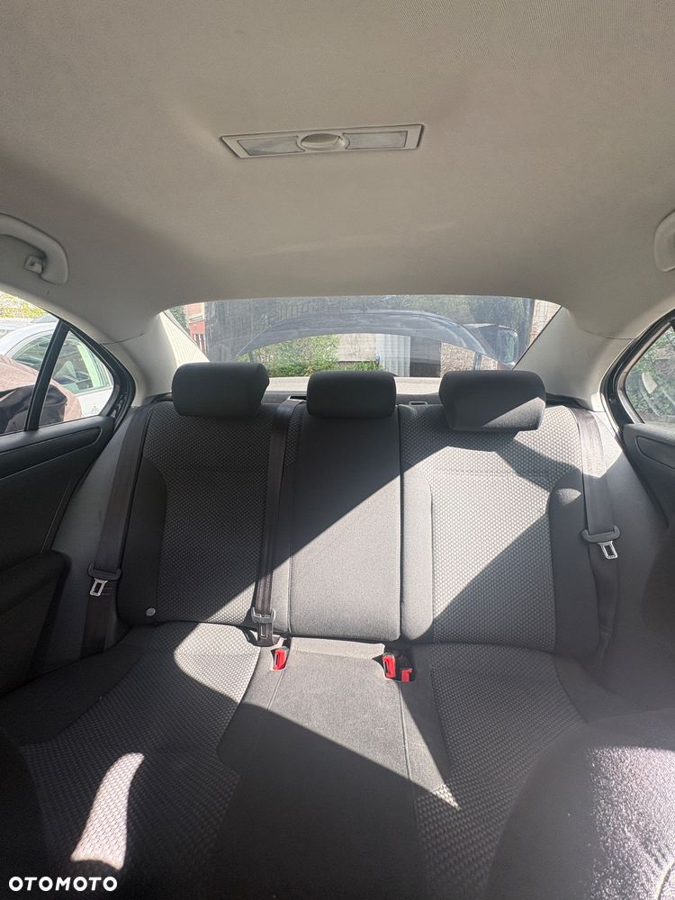 Volkswagen Jetta 1.6 TDI Highline CityLine - 11