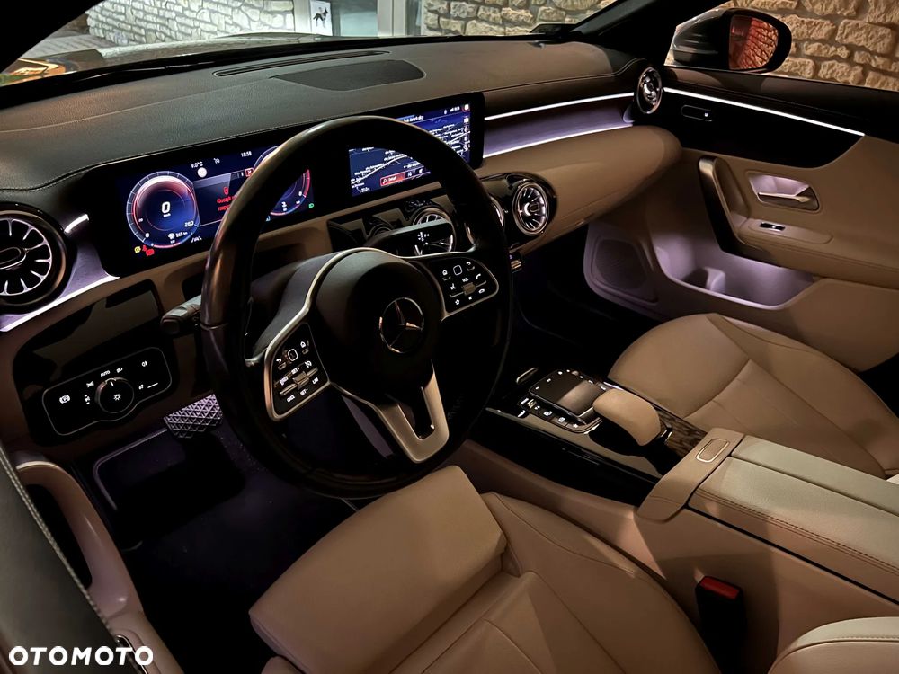 Mercedes-Benz CLA 200 Progressive 7G-DCT - 15