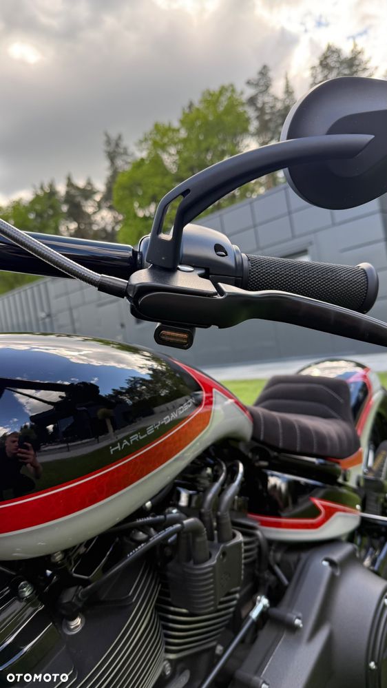 Harley-Davidson Softail Street Bob - 27