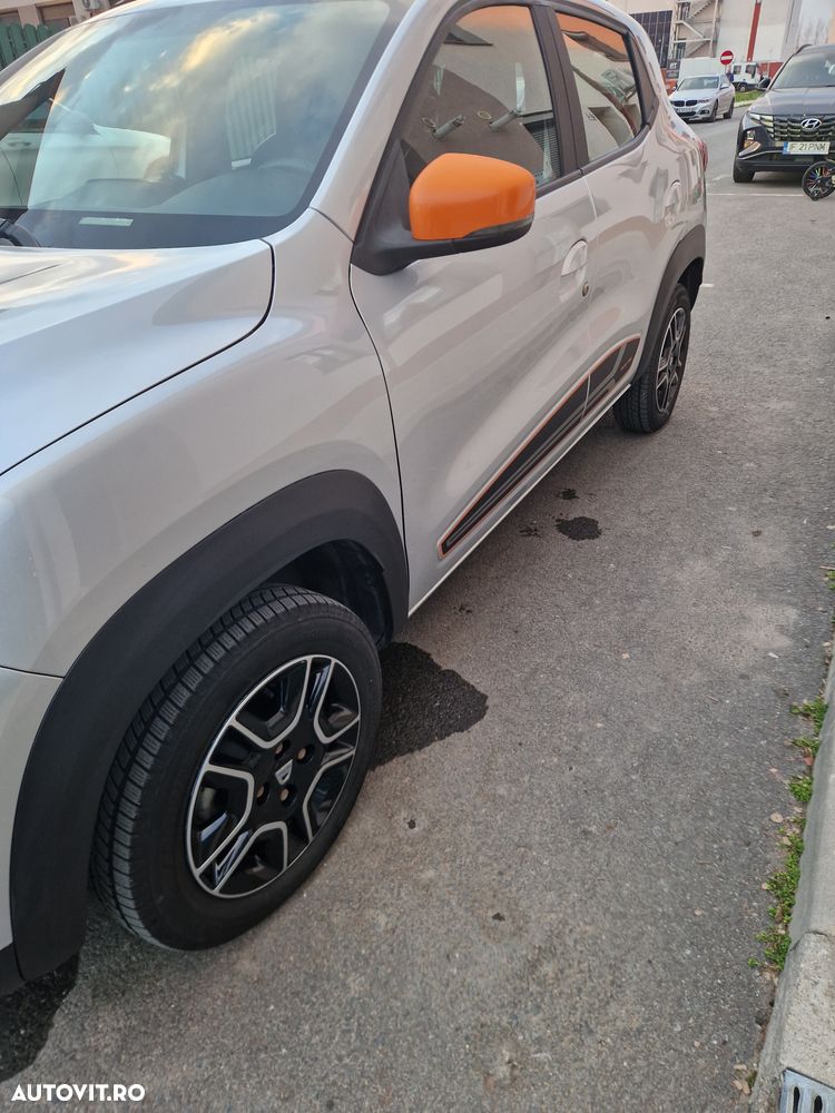 Dacia Spring Essential - 2