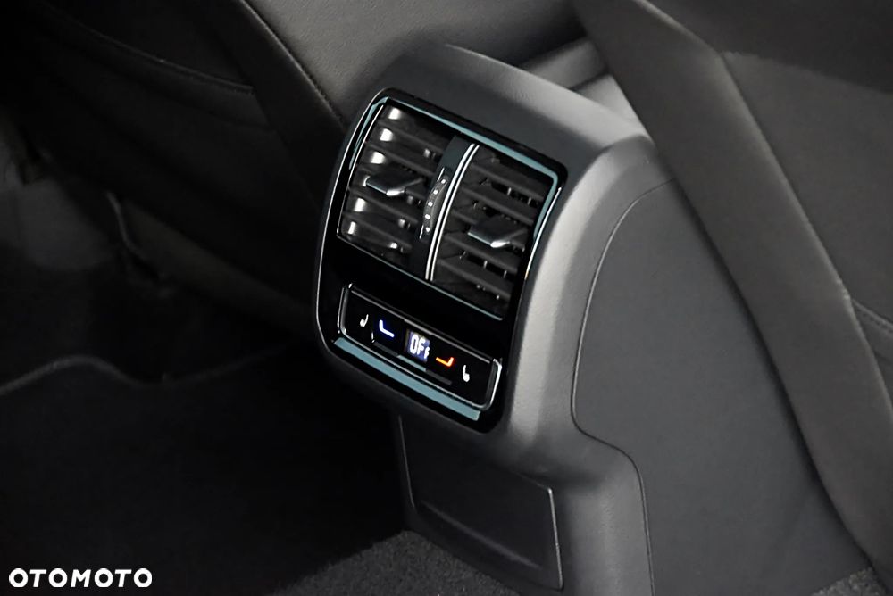 Volkswagen Arteon 2.0 TSI R-Line DSG - 25