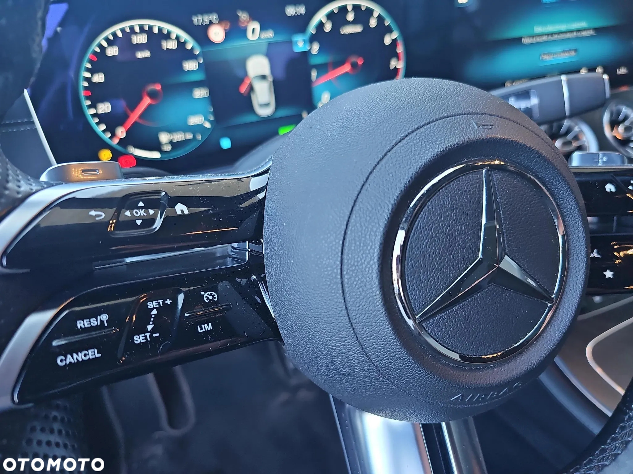 Mercedes-Benz Klasa E 300 Coupe 9G-TRONIC AMG Line - 17
