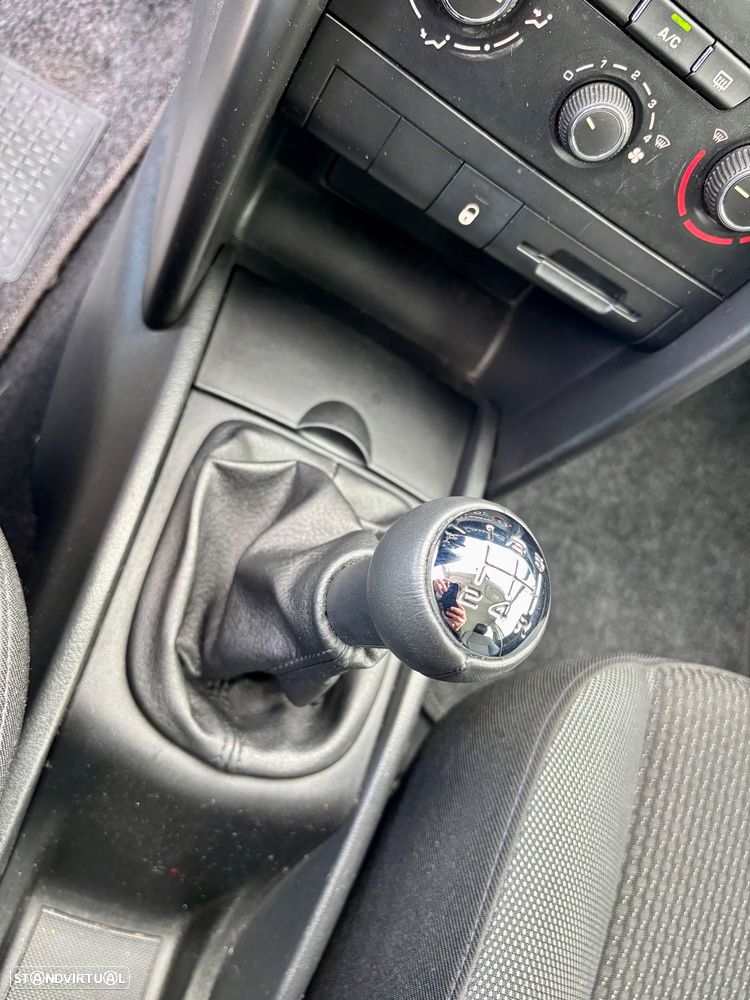 Peugeot 207 1.4 16V Trendy - 35