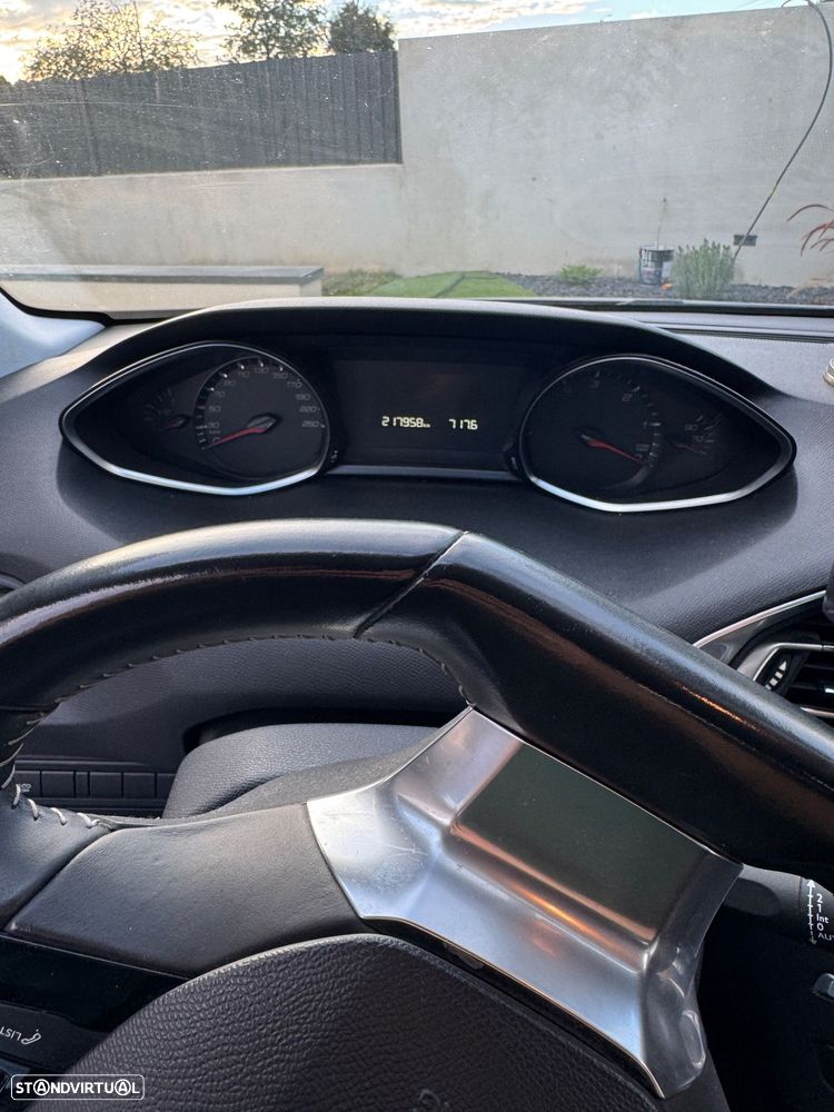 Peugeot 308 2015 photo 4