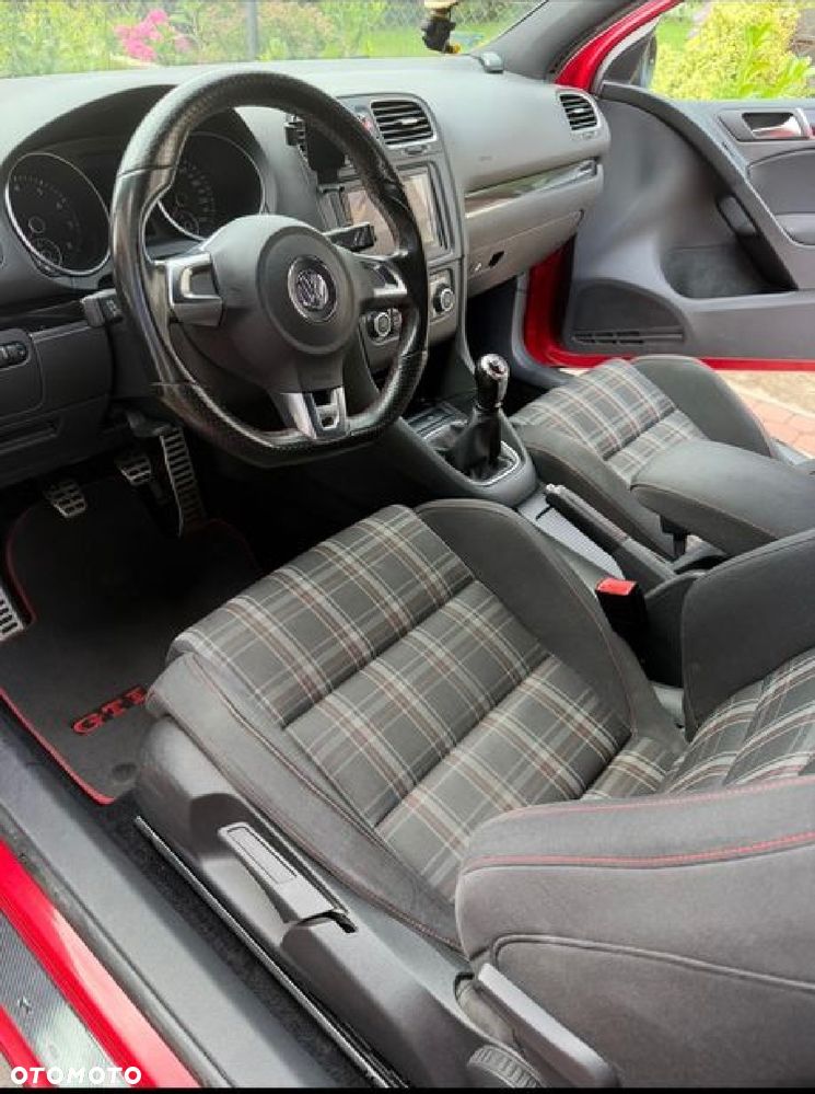 Volkswagen Golf - 8