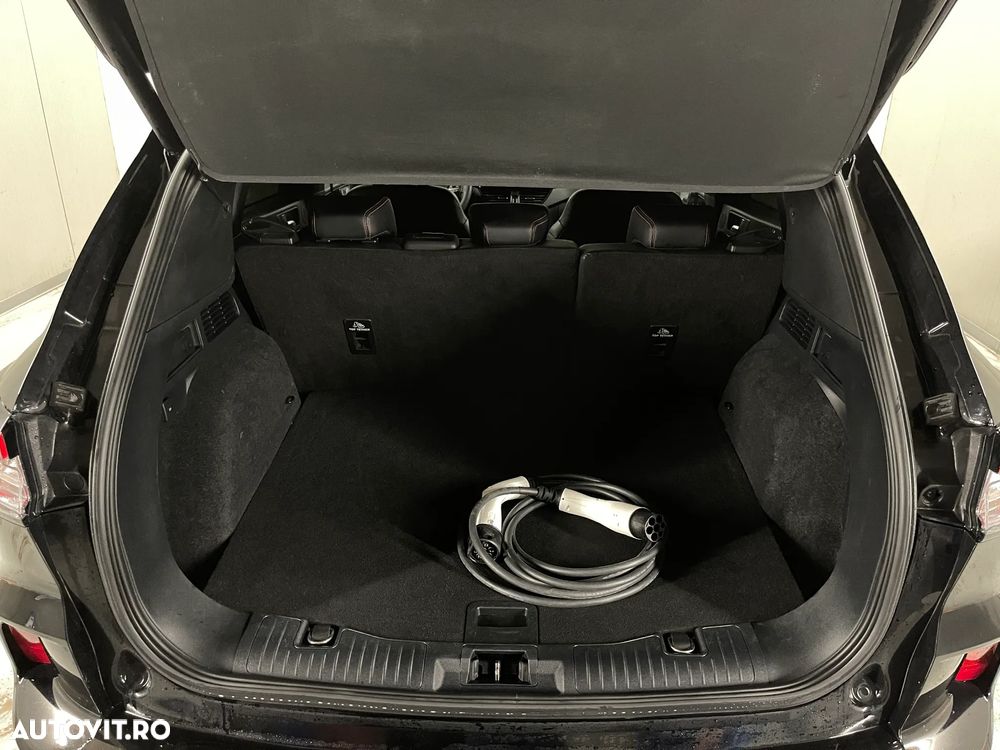 Ford Kuga 2.5 Duratec PHEV ST-LINE - 12