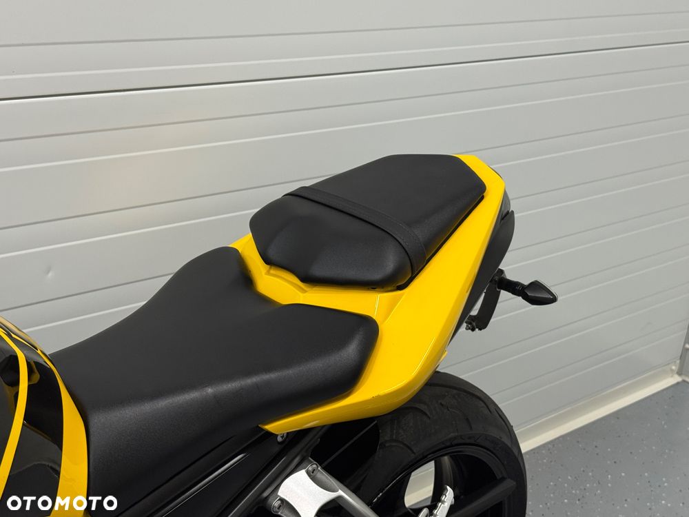 Yamaha FZ - 20