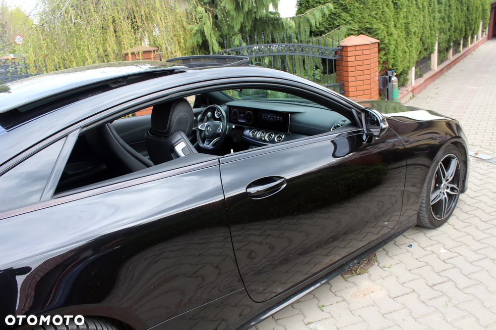 Mercedes-Benz Klasa E 220 d Coupe 9G-TRONIC - 3