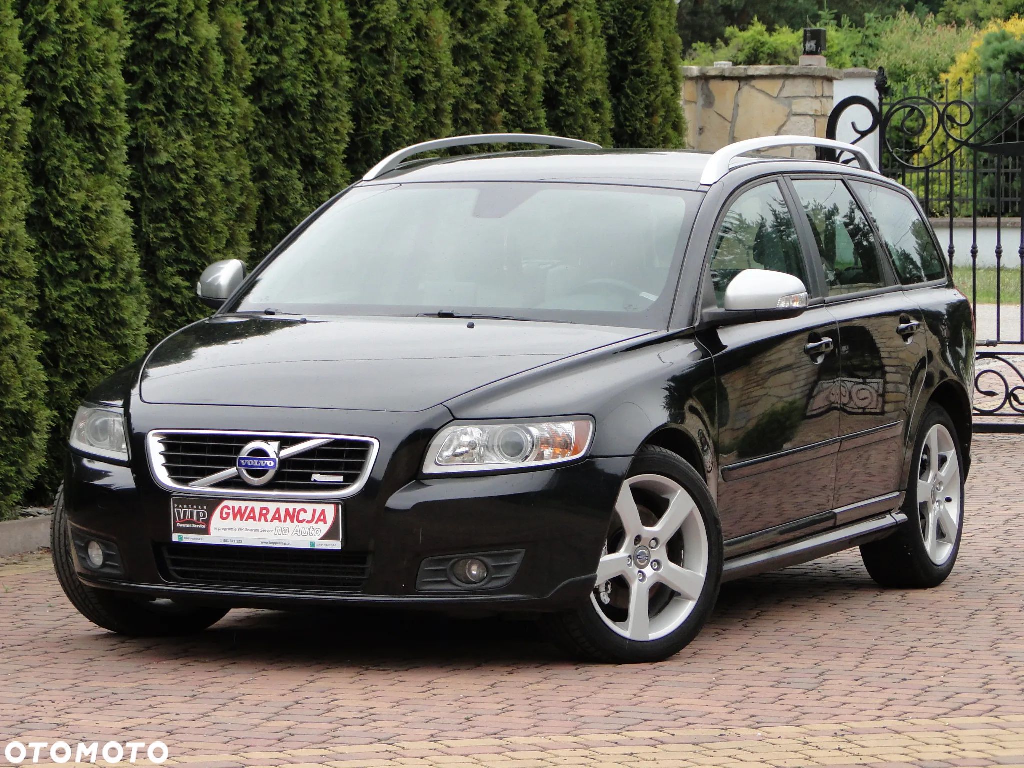 Volvo V50 D3 R-Design - 1