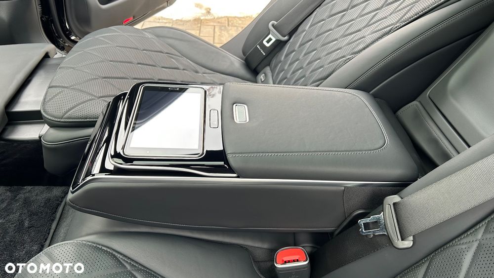 Mercedes-Benz Klasa S 500 4Matic L 9G-TRONIC - 25