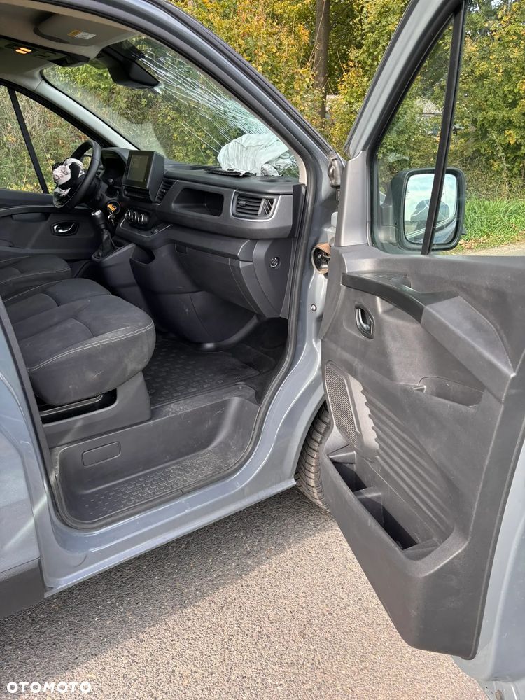 Renault Trafic - 25