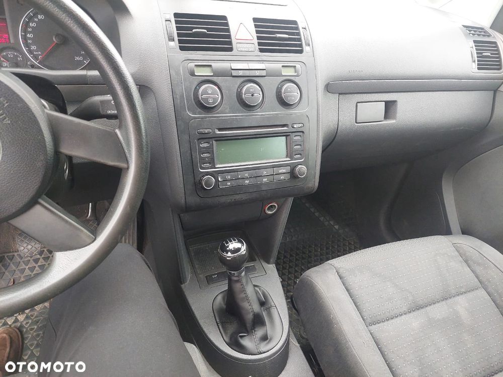 Volkswagen Touran 1.6 Basis - 4