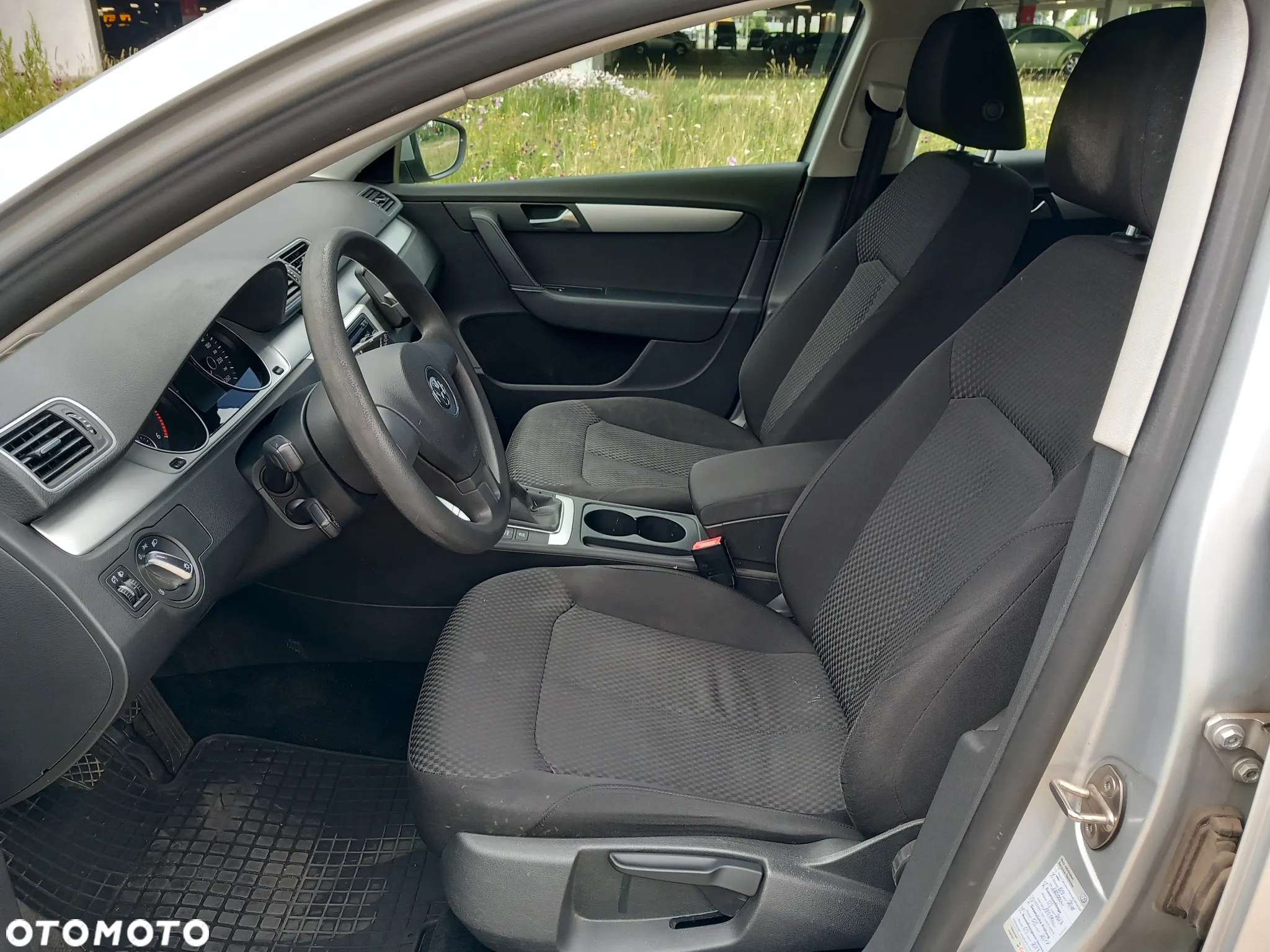 Volkswagen Passat 2.0 TDI Trendline - 14