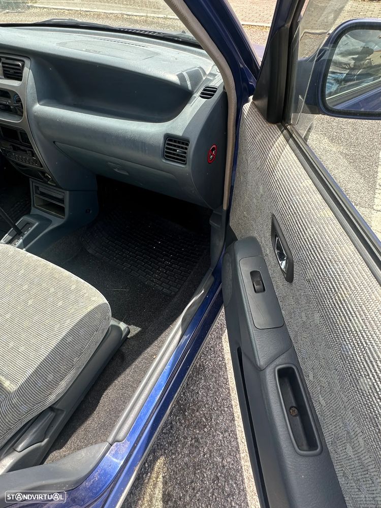 Daihatsu Sirion - 18