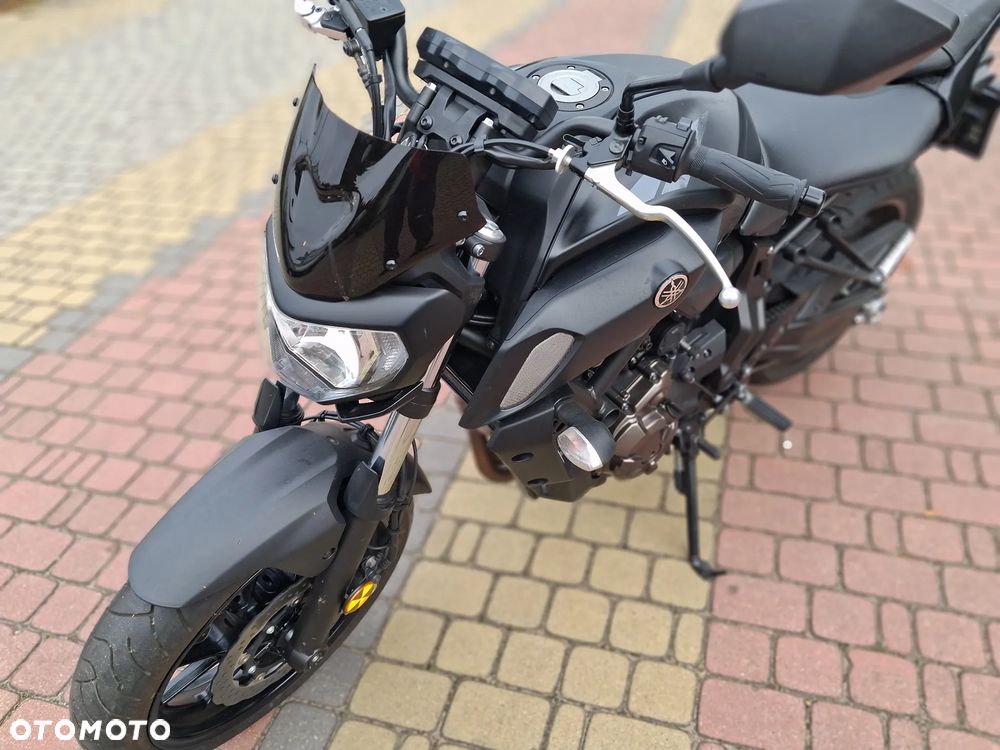 Yamaha MT - 8