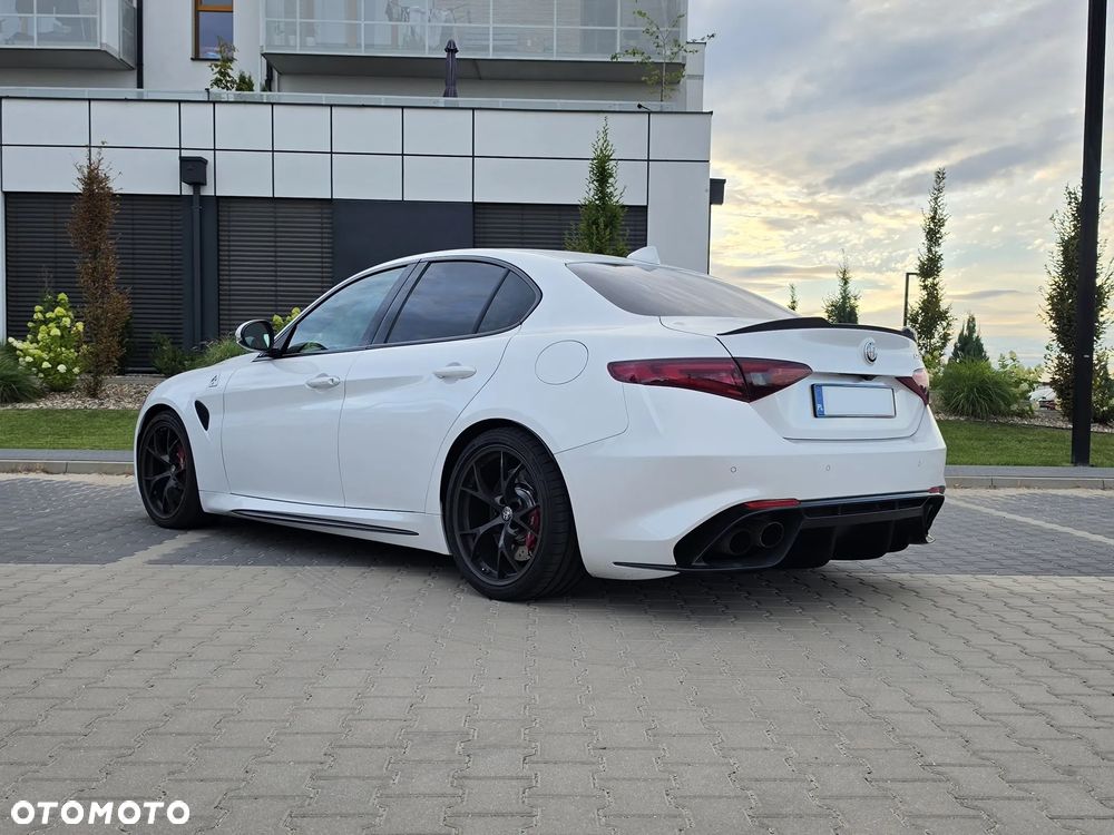 Alfa Romeo Giulia 2.9 V6 Bi-Turbo AT8 Quadrifoglio - 2