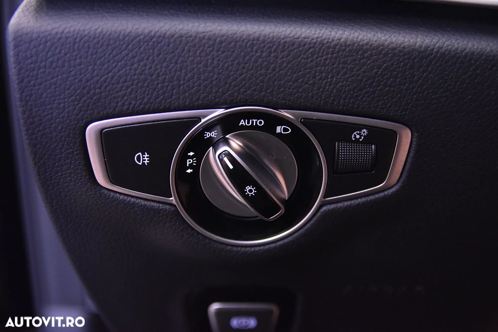 Mercedes-Benz E 300 de Aut. - 15