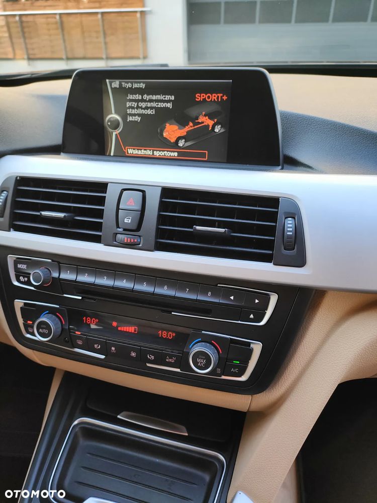 BMW Seria 3 320d Sport-Aut Sport Line - 23