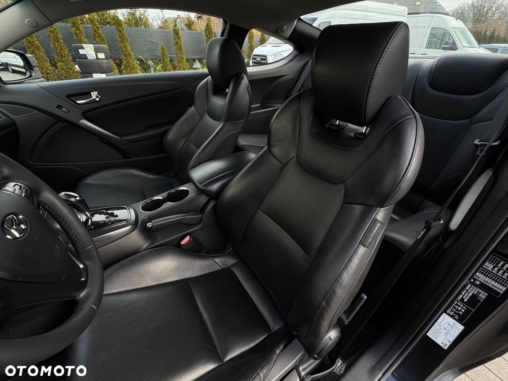 Hyundai Genesis Coupe 3.8 V6 Automatik - 14