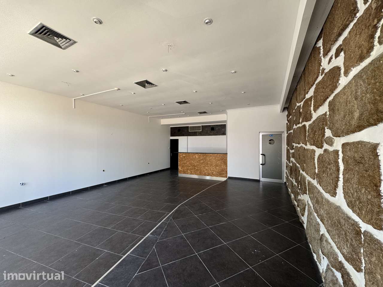 Espaço comercial em Mangualde - Grande imagem: 2/6