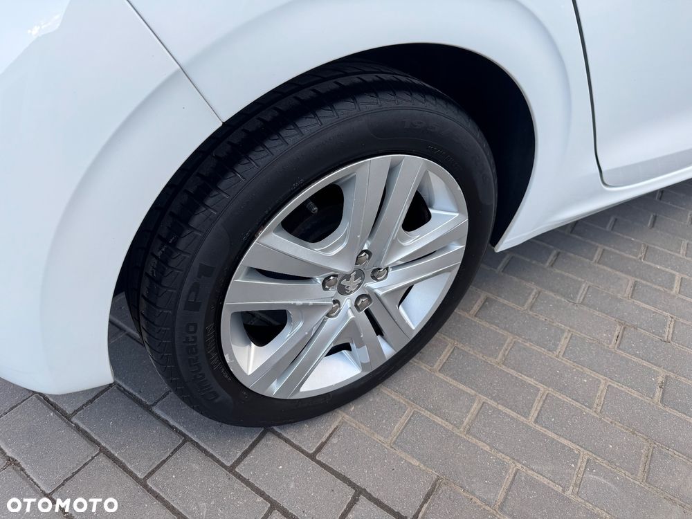 Peugeot 208 PureTech 82 Stop & Start Signature - 32