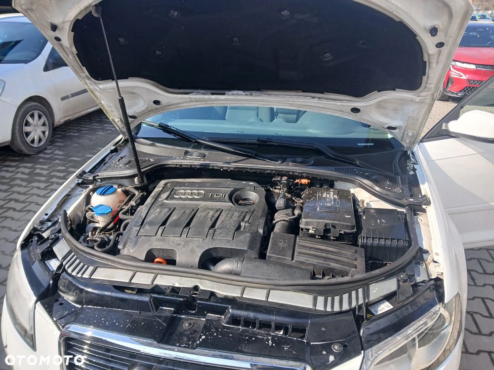 Audi A3 Sportback 1.6 TDI DPF Ambiente - 13