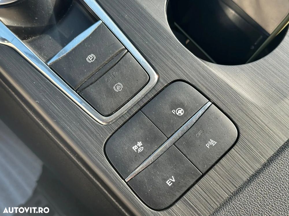 Ford Kuga 2.5 Duratec PHEV Titanium X - 29