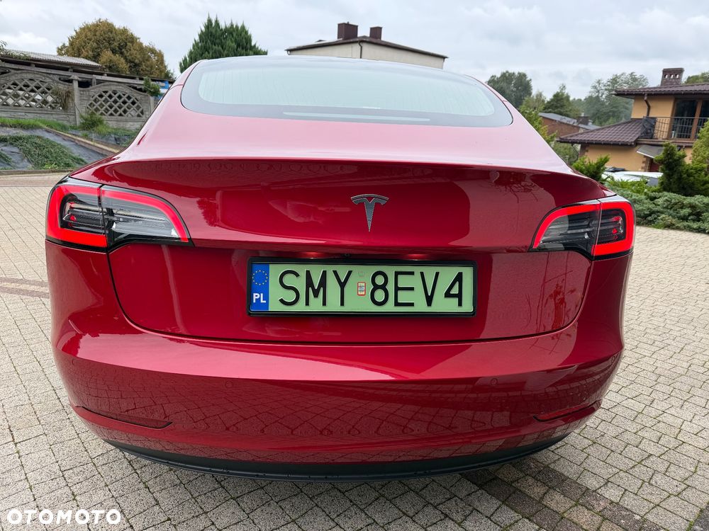 Tesla Model 3 - 4