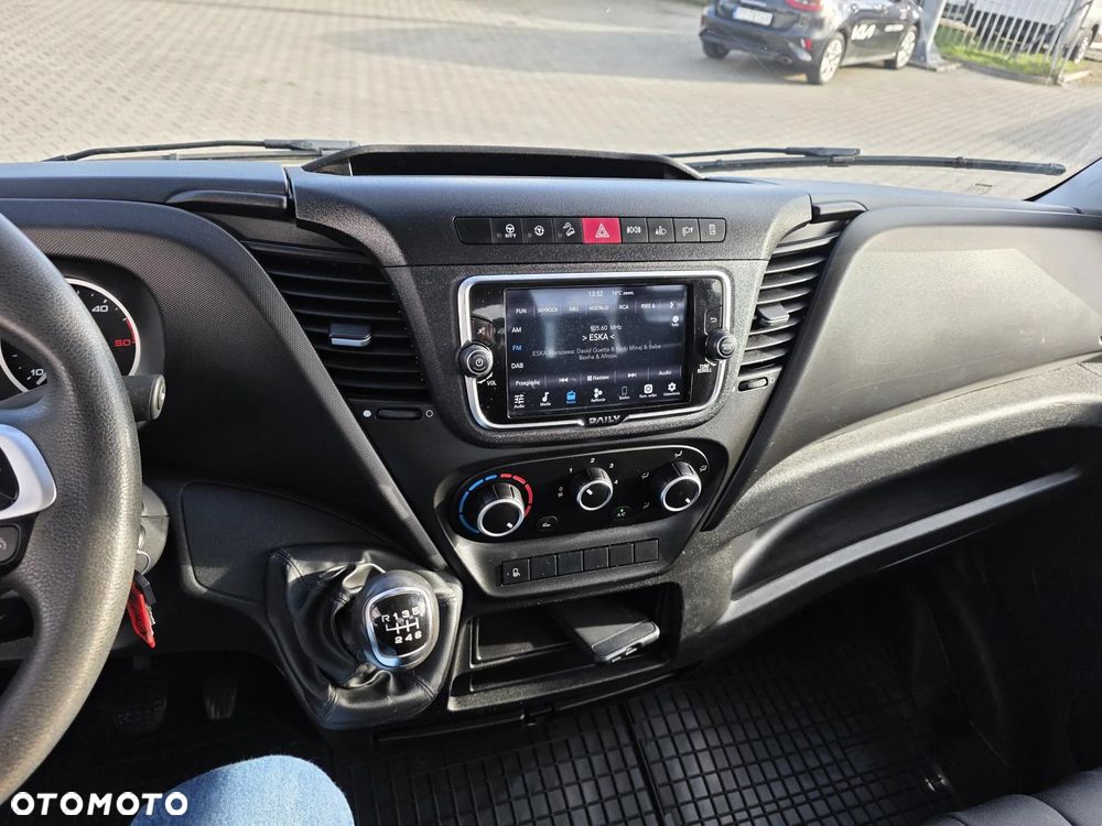 Iveco 35C16 3,0 Wywrotka Skrzynka Narzędziowa Hak Wzmocniony jak 50C - 17