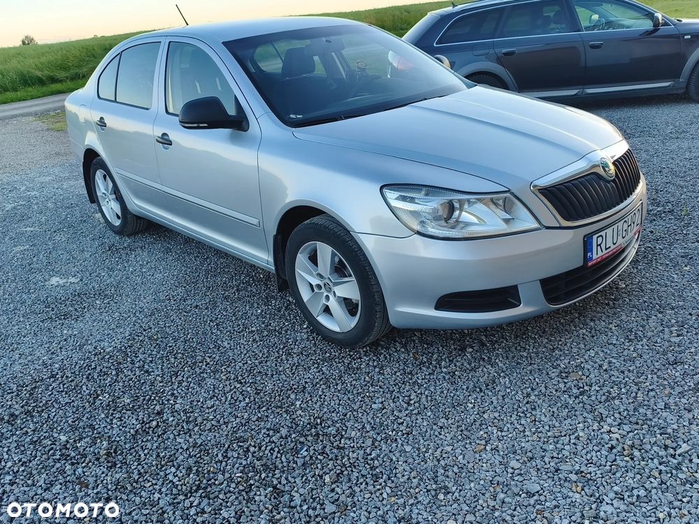 Skoda Octavia 1.6 Family Plus - 11
