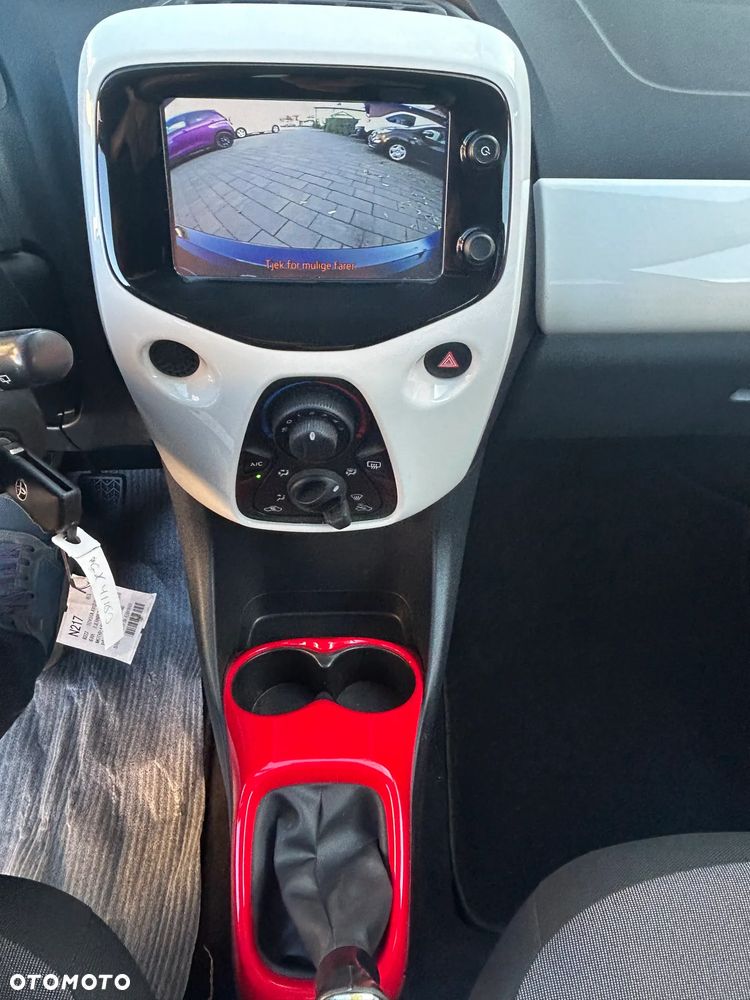 Toyota Aygo x-play Edition-S - 16