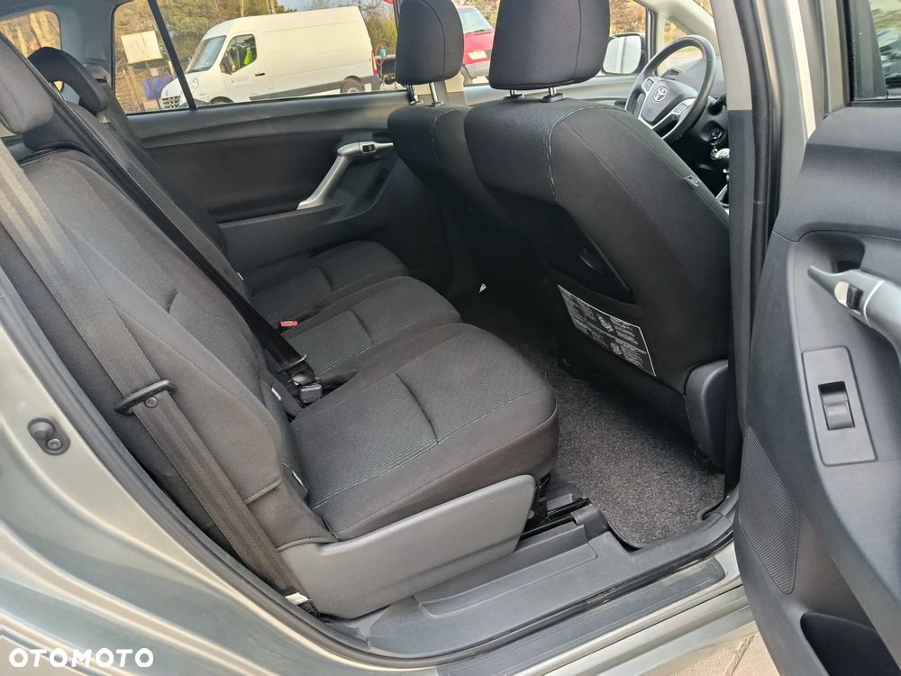 Toyota Verso 2.0 D-4D - 25