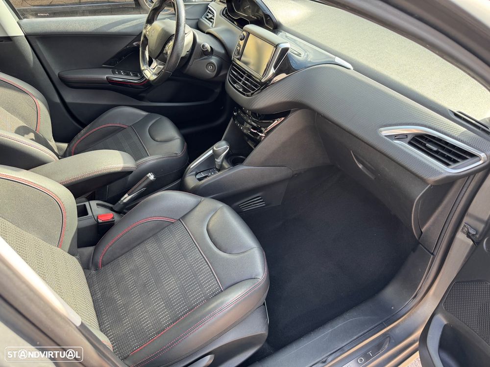 Peugeot 208 1.2 PureTech GT Line EAT6 - 19