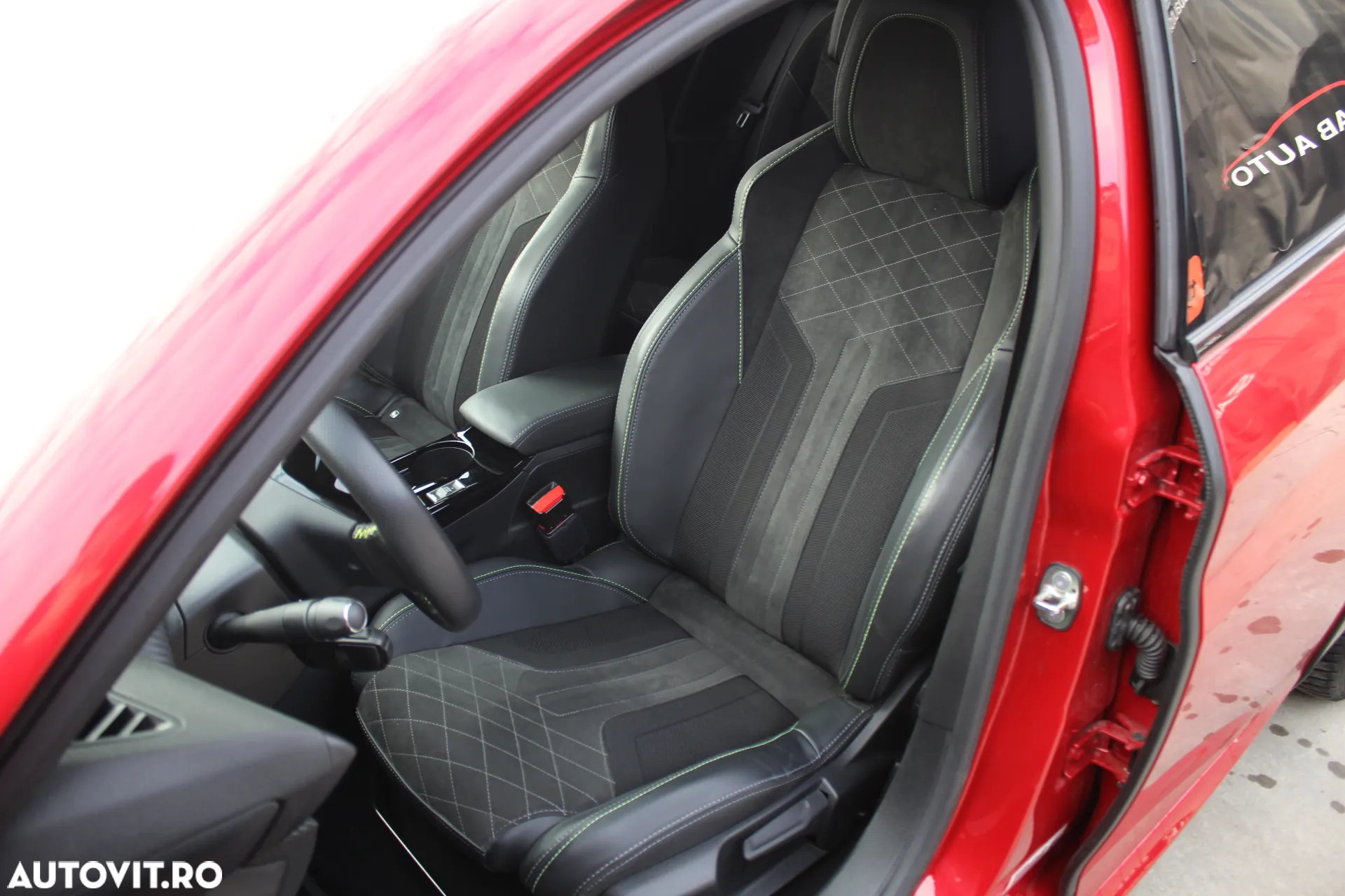 Peugeot 208 e-208 GT-Line - 12