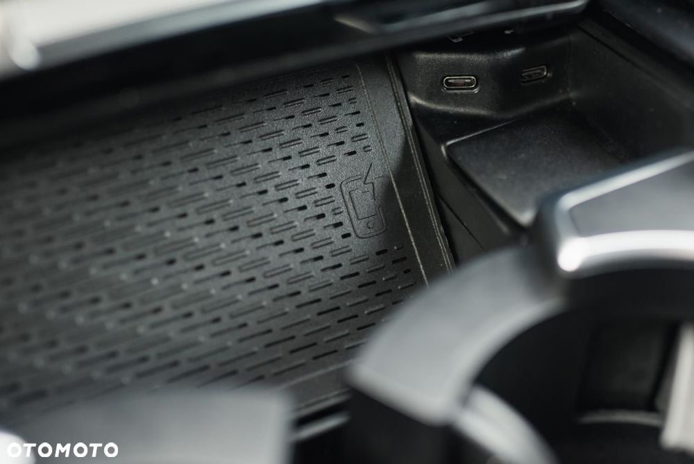 Mercedes-Benz GLE - 26