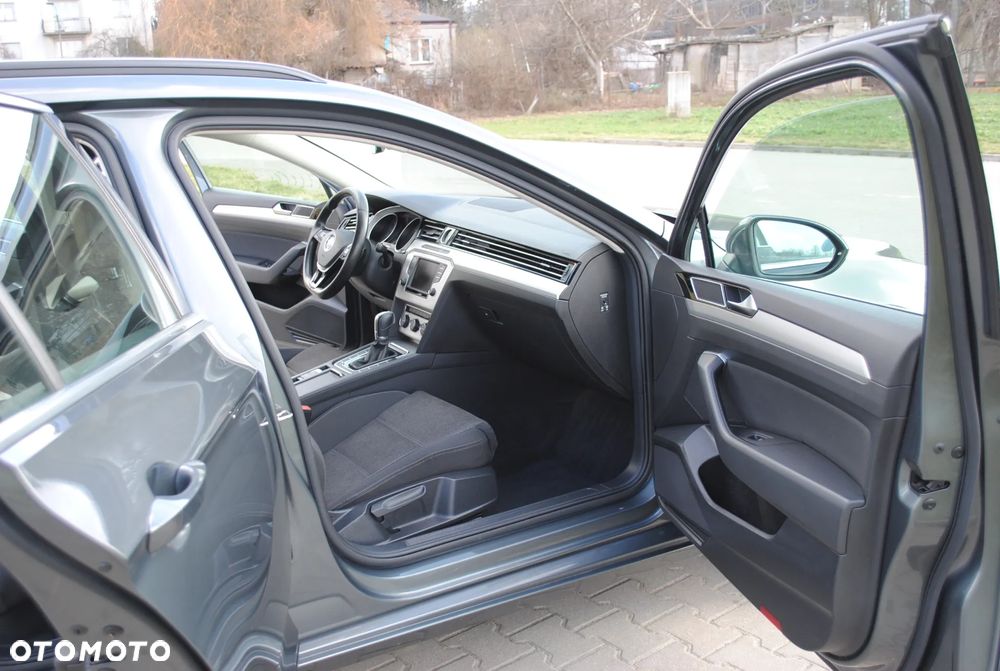 Volkswagen Passat - 21