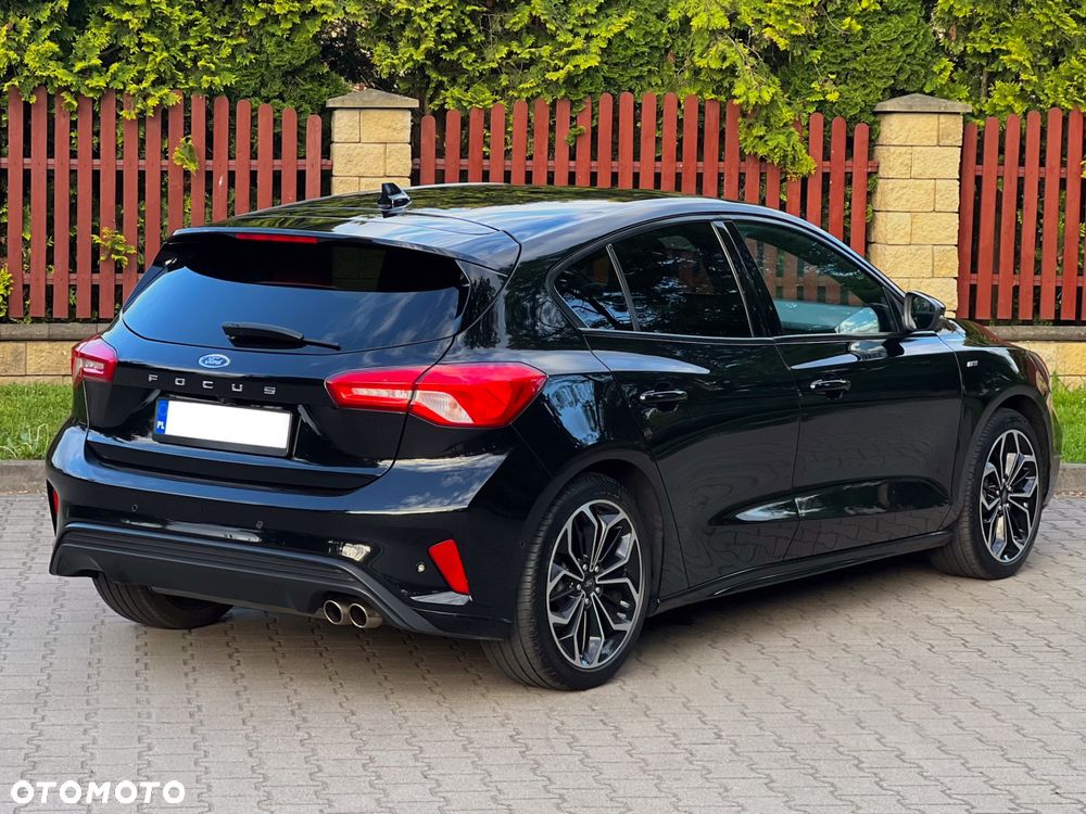 Ford Focus 1.5 EcoBoost ST-Line - 16