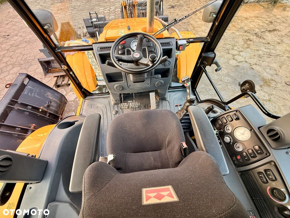 Terex koparko - ładowarka MECALAC TLB980, równe skrętne koła, jak NOWA - 10