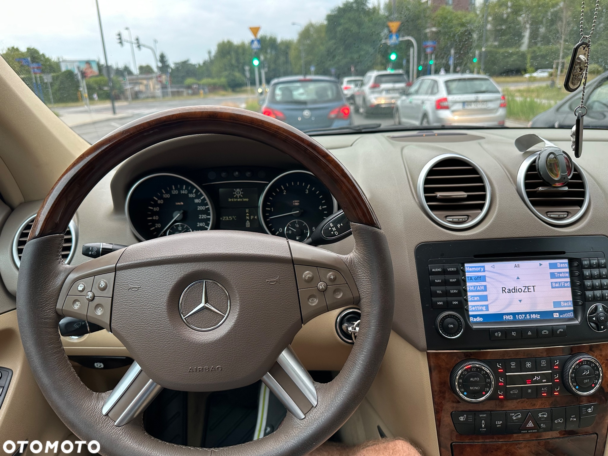 Mercedes-Benz ML - 14